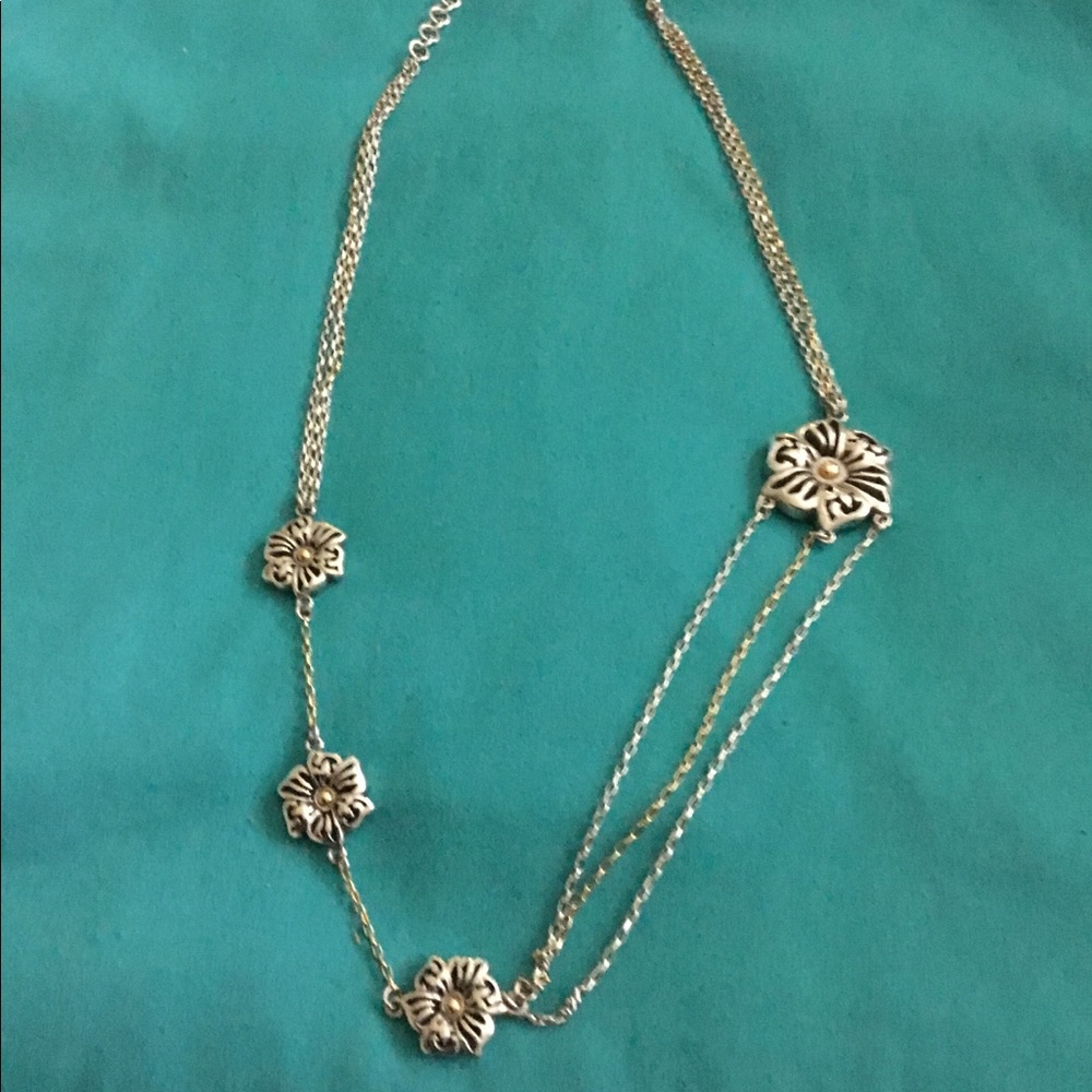Lovely Betsy Johnson flower necklace